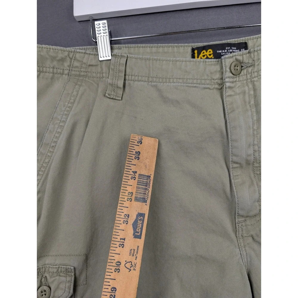 Lee Men's Loose‎ Fit Cargo Shorts Olive Drab Green Size 42